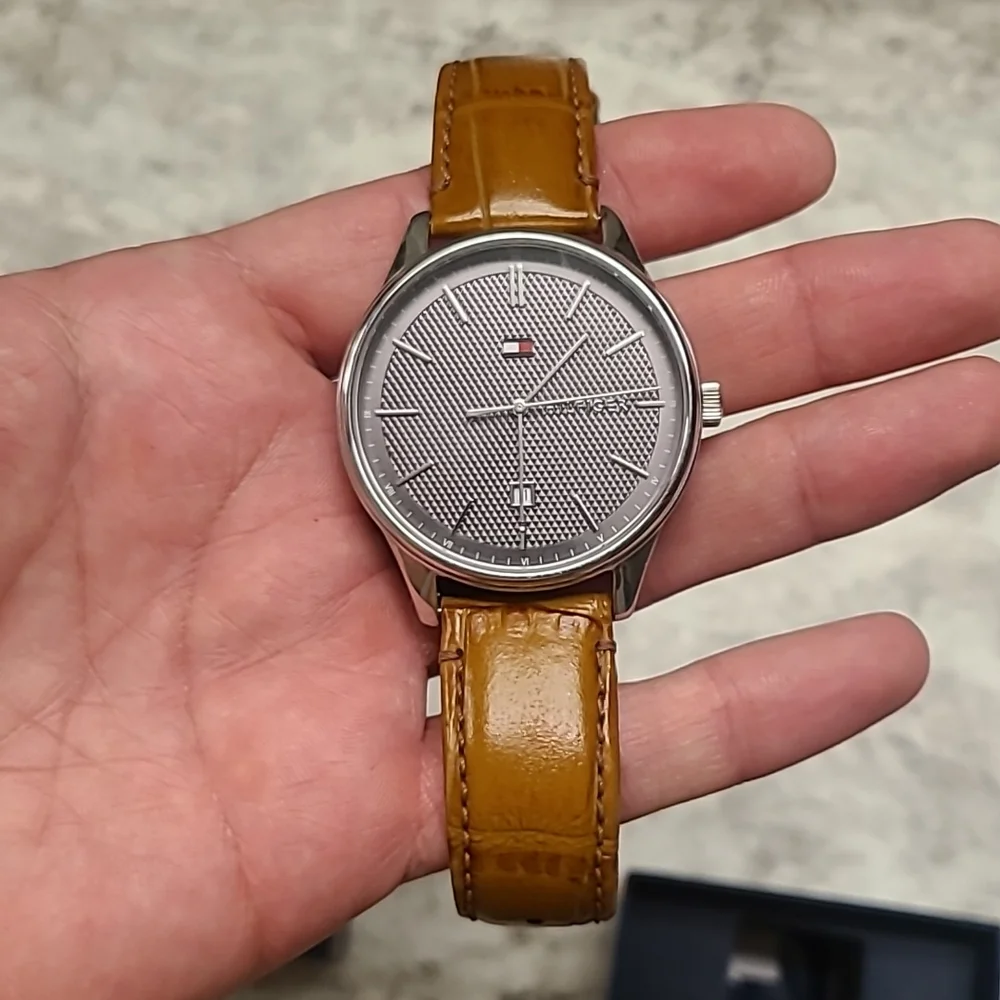 Tommy Hilfiger Watch - Picture 4 of 5